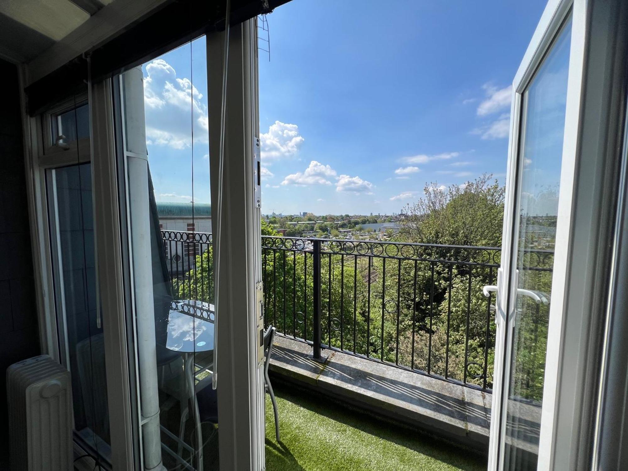 Comfy 2 Bedroom Apartments - Finchley Road, London Ngoại thất bức ảnh