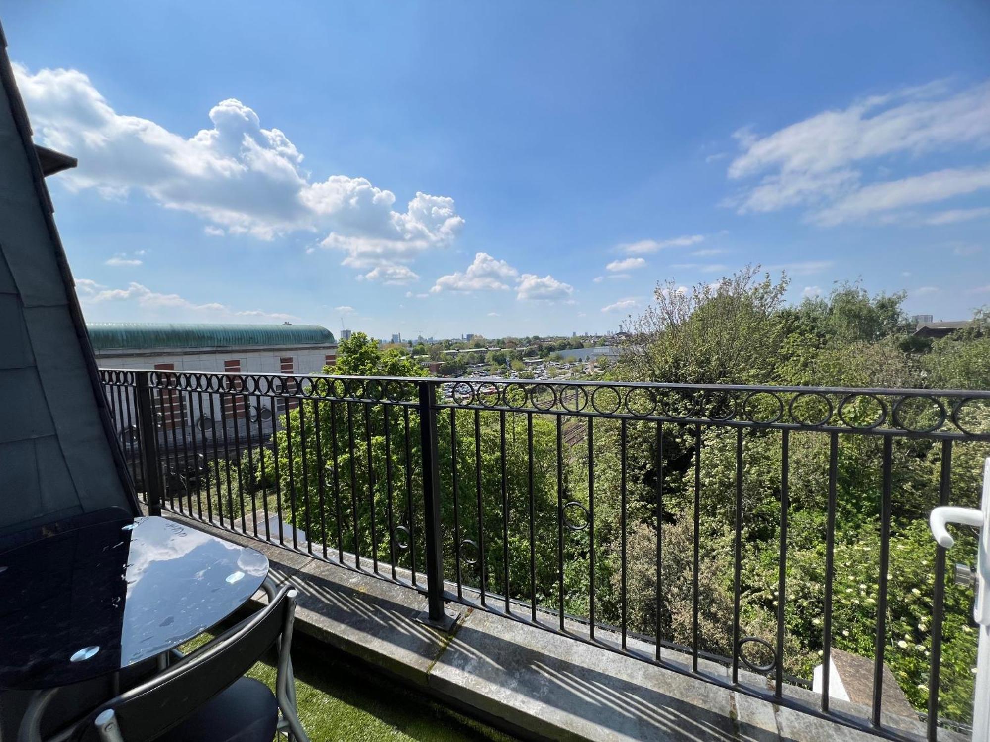 Comfy 2 Bedroom Apartments - Finchley Road, London Ngoại thất bức ảnh
